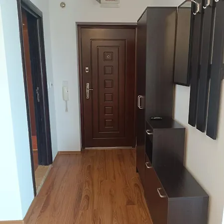 Two-bedroom Lauta 28 アパート *