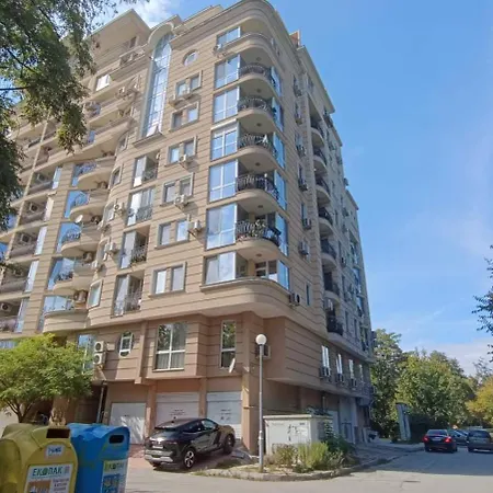 Апартамент Two-bedroom Lauta 28