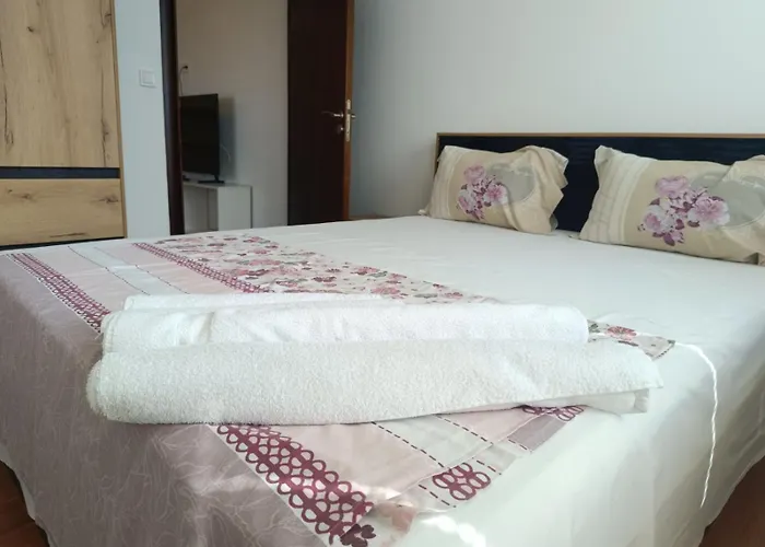 Apartment Two-bedroom Lauta 28 *